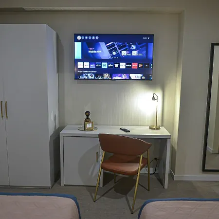 America Hotel 3*