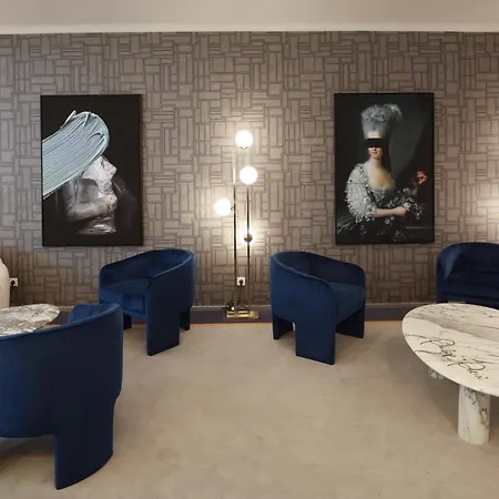America Hotel 3*