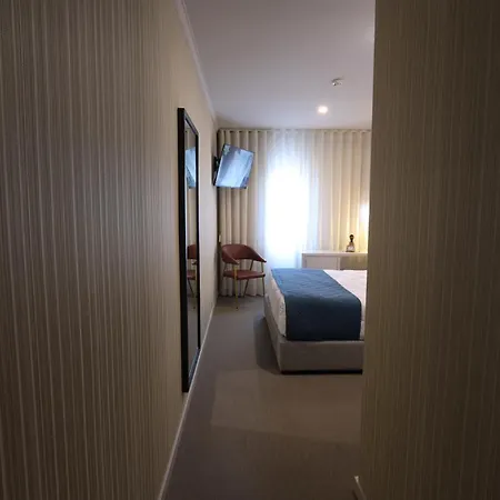 America Hotel 3*